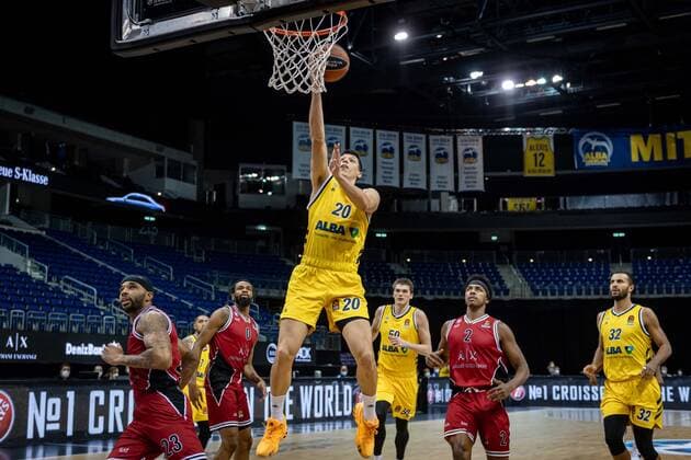 Basketball Berlin 14.01.2021 Saison 2020 2021 Euroleague Regular Season Alba Berlin vs AX Armani Exchange Mailand Simone Fontecchio (Alba Berlin, No.20)