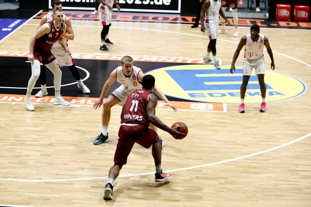 Isiaha Mike, Niners Chemnitz, Benjamin Lischka, Telekom Baskets Bonn Chemnitz Messe Chemnitz Sachsen Germany
