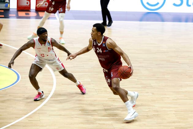 15.01.2021, easyCredit Basketball Bundesliga, BBL, Saison 2020 2021, Herren, Chemnitz Niners - Telekom Baskets Bonn George King, Niners Chemnitz, Josh Hagins, Telekom Baskets Bonn Chemnitz Messe Chemnitz Sachsen Germany