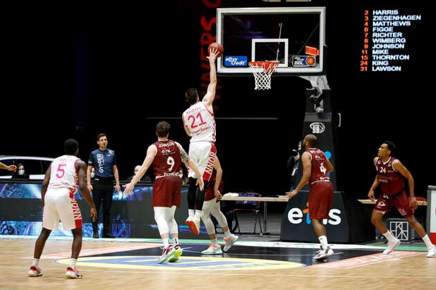 15.01.2021, easyCredit Basketball Bundesliga, BBL, Saison 2020 2021, Herren, Chemnitz Niners - Telekom Baskets Bonn Leon Kratzer, Telekom Baskets Bonn, Dominique Johnson, Niners Chemnitz Chemnitz Messe Chemnitz Sachsen Germany
