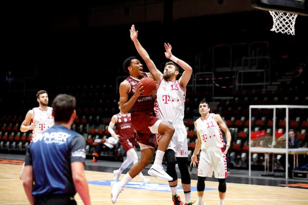 15.01.2021, easyCredit Basketball Bundesliga, BBL, Saison 2020 2021, Herren, Chemnitz Niners - Telekom Baskets Bonn George King, Niners Chemnitz, Deividas Gailius, Telekom Baskets Bonn Chemnitz Messe Chemnitz Sachsen Germany