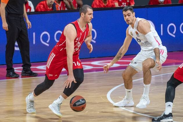 Paul Zipser 16 (FC Bayern), Alberto Abalde 6 (Real Madrid), FC Bayern Basketball vs. Real Madrid, Basketball, Euroleague, 15.01.2021 Muenchen Bayern Deutschland