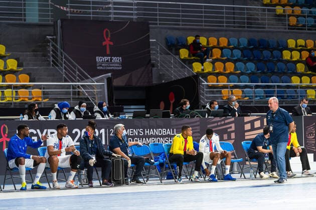 210115 JosÃ Tomaz, head coach of Cape Verde in front of the players bench during the 2021 IHF World Handball Championship match between Hungary and Cape Verde on January 15, 2021 in Giza. Photo: Mathias Bergeld BILDBYRAN COP 200 MB0088 handball handboll handball hungary ungern cape verde kap verde bbeng vm handball-vm handbolls-vm ihf handball World Championship, WM, Weltmeisterschaft world handball championship 2021 world championship 2021 Copyright: MATHIASxBERGELD BB210115MB057