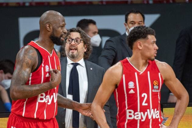 James Gist 21 (FC Bayern), Head Coach Andrea Trinchieri (FC Bayern), FC Bayern Basketball vs. Real Madrid, Basketball, Euroleague, 15.01.2021 Muenchen Bayern Deutschland