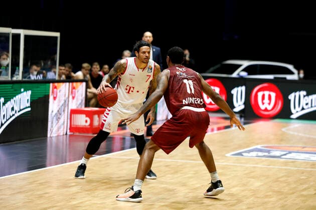15.01.2021, easyCredit Basketball Bundesliga, BBL, Saison 2020 2021, Herren, Chemnitz Niners - Telekom Baskets Bonn Chris Babb, Telekom Baskets Bonn, Isiaha Mike, Niners Chemnitz Chemnitz Messe Chemnitz Sachsen Germany