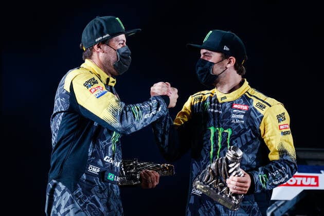 408 Jones Austin (usa), Gugelmin Gustavo (bra), Can-Am, Monster Energy Can-Am, Motul, SSV Series - T4 during the finishing podium ceremony at the King Abdullah International Stadium in Jeddah, in Saudi Arabia on January 15, 2021 AUTOMOBILE : DAKAR 2021 - Arabie saoudite - Podiums - 15 01 2021 DPPI Panoramic 