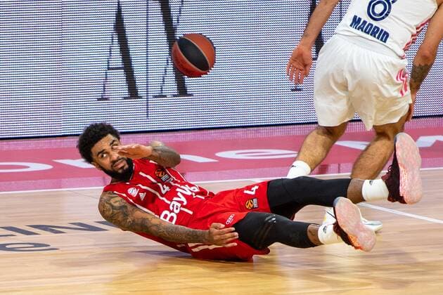 D. Seeley 4 (FC Bayern), wirftt den Ball aus dem Liegen, FC Bayern Basketball vs. Real Madrid, Basketball, Euroleague, 15.01.2021 Muenchen Bayern Deutschland