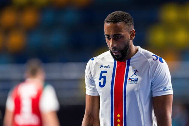 210115 Edmilson Araujo of Cape Verde looks dejected during the 2021 IHF World Handball Championship match between Hungary and Cape Verde on January 15, 2021 in Giza. Photo: Mathias Bergeld BILDBYRAN COP 200 MB0088 handball handboll handball hungary ungern cape verde kap verde bbeng vm handball-vm handbolls-vm ihf handball World Championship, WM, Weltmeisterschaft world handball championship 2021 world championship 2021 depp Copyright: MATHIASxBERGELD BB210115MB086