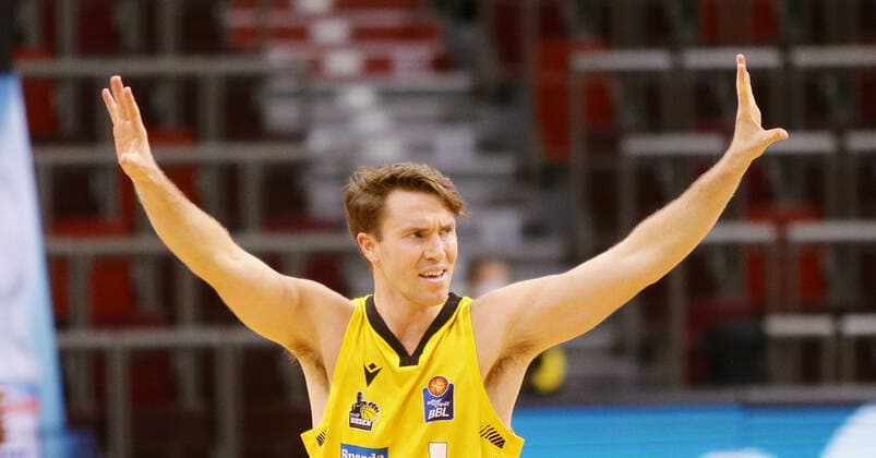 Ludwigsburg , Basketball easyCredit BBL Bundesliga , MHP RIESEN Ludwigsburg vs. Brose Bamberg , Jordan Hulls ( Riesen )