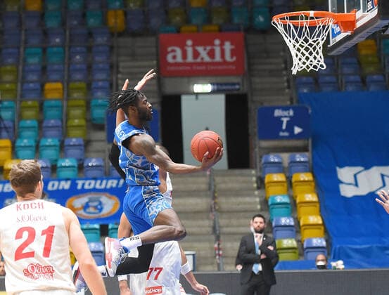 17.01.2021, xhbx, Basketball BBL Bundesliga, Frankfurt Skyliners - s.Oliver Würzburg emspor, v.l. Matt Mobley (Fraport Skyliners Frankfurt) Frankfurt am Main