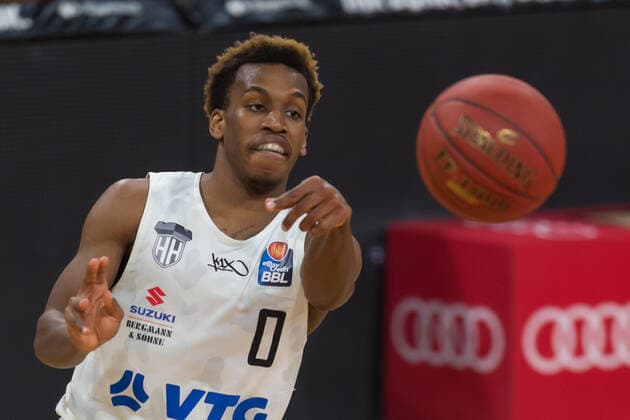 GER, BBL, FC Bayern Muenchen vs. Hamburg Towers 17.01.2021, Audi Dome, Muenchen, GER, BBL, FC Bayern Muenchen vs. Hamburg Towers, im Bild Yannick Franke (Hamburg Towers 0)