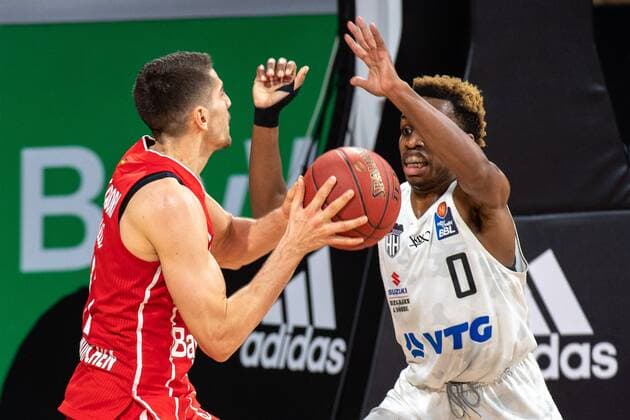 Diego Flaccadori 12 (FC Bayern), Tj Shorts 0 (Hamburg Towers), FC Bayern Basketball vs. Hamburg Towers, BBL, 17.01.2021 Muenchen Bayern Deutschland
