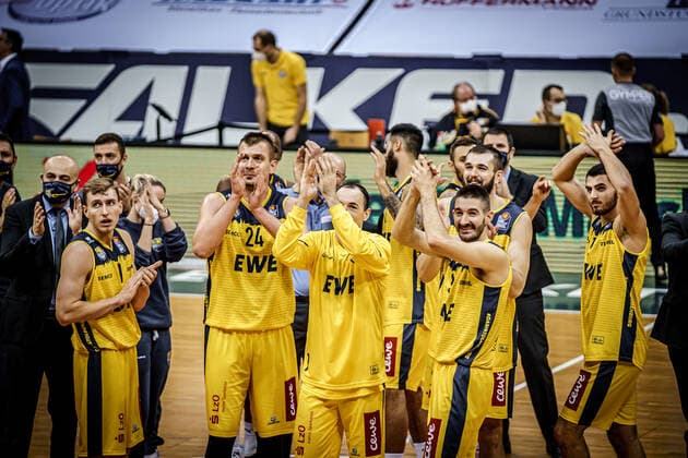 Basketball Oldenburg 17.01.2021 Saison 2020 2021 easyCredit BBL: 13. Spieltag: EWE Baskets - Mitteldeutscher BC Basketball Oldenburg 17.01.2021 Saison 2020 2021 easyCredit BBL: 13. Spieltag: EWE Baskets - Mitteldeutscher BC Das Team der EWE Baskets nur redaktionelle Verwendung - kommerzielle Verwendung Nutzung nur nach Absprache mit dem Fotografen Oldenburg Deutschland