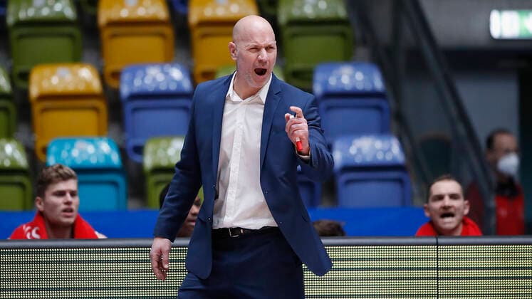 Deutschland, Frankfurt am Main, Fraport Arena, 17.01.2021, emspor, emonline, despor, deonline, FRAPORT SKYLINERS - s.Oliver Wuerzburg, Basketball, BBL Bild: Headcoach Denis Wucherer (s.Oliver Wuerzburg), Copyright: HMBxMedia xHeikoxBecker