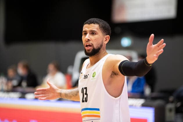BARMER 2. Basketball Bundesliga ProA Saison 2020 2021 Spieltag 16 am 17.1.2021 Science City Jena vs VfL Kirchheim Knights Marcus Darnell Tyus (Jena), Portrait, Unverständnis Sparkassen Arena Jena