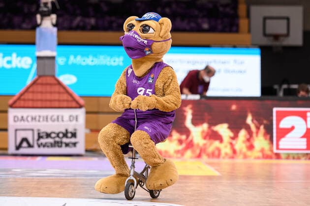 Sport Bilder des Tages BG Göttingen - ratiopharm Ulm 17.01.2021, Basketball-Bundesliga easyCredit-BBL, Saison 2020 2021, Hauptrunde, 13. Spieltag, BG Göttingen - ratiopharm Ulm. Maskottchen Zuffi. Göttingen Niedersachsen Deutschland