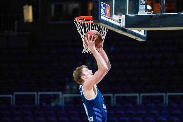 Ben Lammers (Nr. 50 Alba Berlin) am Korb Basketball Loewen Braunschweig - Alba Berlin Basketball Loewen Braunschweig - Alba Berlin, Basketball, BBL, Saison 2020 2021, 17.01.2021 Braunschweig Copyright: xEibner-Pressefotox EP_DRT