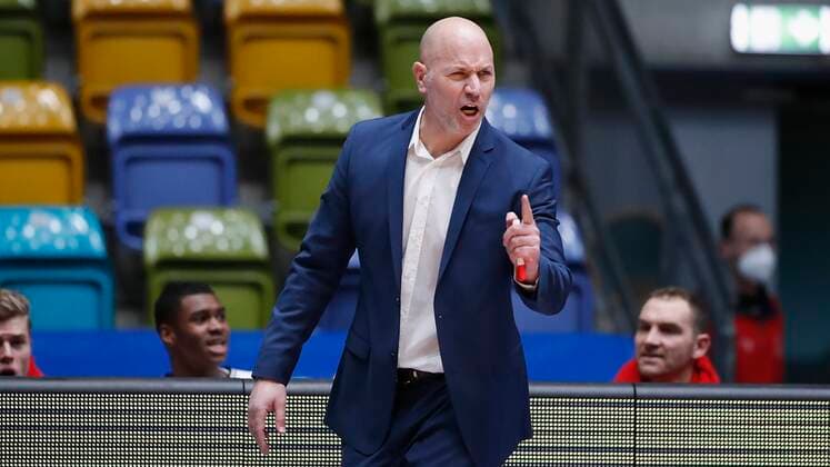 Deutschland, Frankfurt am Main, Fraport Arena, 17.01.2021, emspor, emonline, despor, deonline, FRAPORT SKYLINERS - s.Oliver Wuerzburg, Basketball, BBL Bild: Headcoach Denis Wucherer (s.Oliver Wuerzburg), Copyright: HMBxMedia xHeikoxBecker