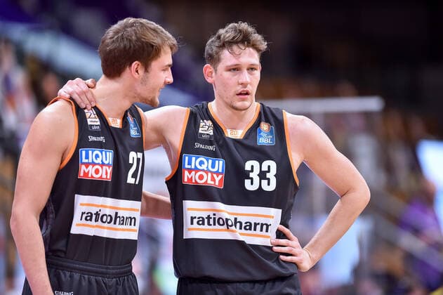 Moritz Krimmer (Ratiopharm Ulm) (L) und Patrick Heckmann (R), GER, Basketball, Bundesliga, BBL, BG Goettingen - Ratiopharm Ulm, 17.01.2021, Basketball, Bundesliga, BBL, BG Goettingen - Ratiopharm Ulm, 17.01.2021 Goettingen Copyright: xEibner-Pressefotox EP_RSL