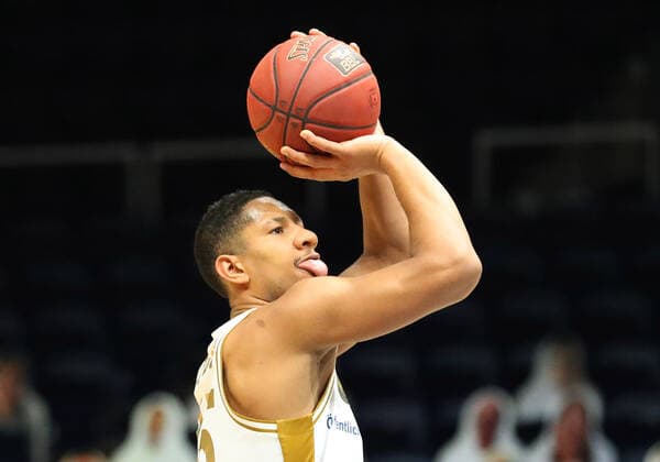 Löwen Braunschweig vs. Berlin, BBL Braunschweig, 17.01.2021, BASKETBALL - easyCredit BBL Basketball Bundesliga, Löwen Braunschweig vs. Alba Berlin, Saison 2020 21. Karim Jallow (Löwen Braunschweig) Braunschweig