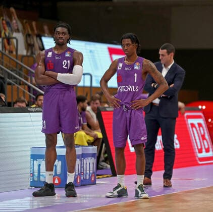 GSD zje123 Basketball Bundesliga Saison 2020 21 BG Göttingen - Ratiopharm Ulm Göttingens Deishuan Booker (rechts) und Tai Odiase