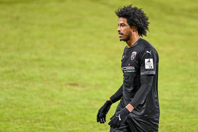 Francisco Caiuby da Silva (FC Ingolstadt, 13) nach Spielende enttäuscht schauend, Enttäuschung, Frustration, disappointed, pessimistisch Einzelbild, Aktion, Action, 18.01.2021, München (Deutschland), Fussball, 3. Liga, TSV 1860 München - FC Ingolstadt 04, DFB DFL REGULATIONS PROHIBIT ANY USE OF PHOTOGRAPHS AS IMAGE SEQUENCES AND OR QUASI-VIDEO. *** Francisco Caiuby da Silva FC Ingolstadt, 13 after end of game looking disappointed, disappointment, frustration, disappointed, pessimistic single picture, action, 18 01 2021, Munich Germany , Football, 3 Liga, TSV 1860 Munich FC Ingolstadt 04, DFB DFL REGULATIONS PROHIBIT ANY USE OF PHOTOGRAPHS AS IMAGE SEQUENCES AND OR QUASI VIDEO xslx