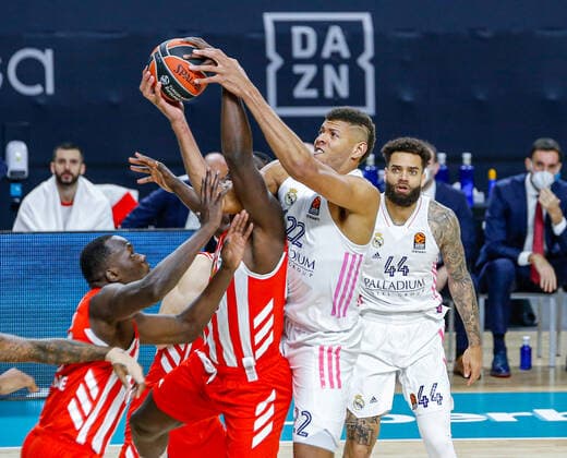 MATCH Jornada 19 Euroleague Masculino Madrid Real Madrid vs Crvena Zvezda mts Belgrade Edy Tavares Johnny O™Bryant Duop Reath Madrid Madrid Spain Baloncesto Copyright: xAlbaxPachecox