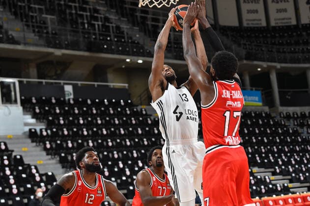 Kevarrius Hayes (asvel) vs Livio Jean-Charles (olympiakos) BASKETBALL : LDLC ASVEL vs Olympiakos Le Piree - Euroleague - 19 01 2021 FredericChambert Panoramic 