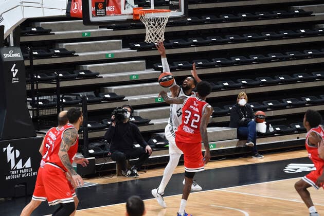 David Lighty (asvel) vs Octavius Ellis (olympiakos) BASKETBALL : LDLC ASVEL vs Olympiakos Le Piree - Euroleague - 19 01 2021 FredericChambert Panoramic 