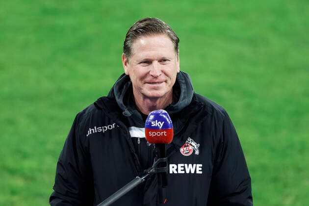 Gelsenkirchen, Veltins-Arena, 20.01.21: Trainer Markus Gisdol (1.FC Koeln) lächelnd im Interview vor dem Spiel 1. Bundesliga FC Schalke 04 vs. 1.FC Köln.