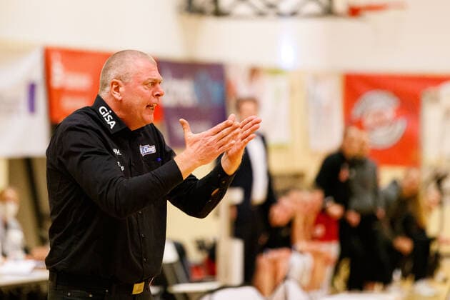 Hannover, Deutschland 20. Januar 2021: 1.BBL - Damen - 2020 2021 - TK Hannover vs. Gisa Lions SV Halle Trainer Peter Kortmann (Halle) reagiert auf das Spiel. Sporthalle Birkenstraße Niedersachsen Copyright: xFotostandx xxMattheyx