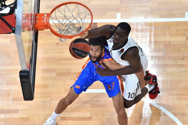 Sport Bilder des Tages Moustapha Fall (asvel) vs Louis Labeyrie (valence) BASKETBALL : LDLC ASVEL vs Valence - Euroleague - 21 01 2021 FredericChambert Panoramic 