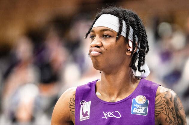 BG Göttingen - Rasta Vechta 22.01.2021, Basketball-Bundesliga easyCredit-BBL, Saison 2020 2021, Hauptrunde, 14. Spieltag, BG Göttingen - Rasta Vechta. Göttingens Deishuan Booker beim Aufwärmen. Göttingen Niedersachsen Deutschland