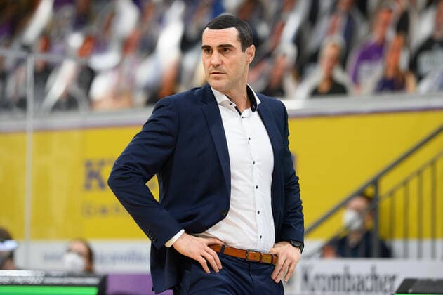 BG Göttingen - Rasta Vechta 22.01.2021, Basketball-Bundesliga easyCredit-BBL, Saison 2020 2021, Hauptrunde, 14. Spieltag, BG Göttingen - Rasta Vechta. Göttingens Trainer Roel Moors. Göttingen Niedersachsen Deutschland