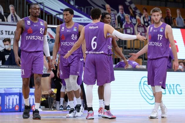 Team BG: Tai Odiase (BG Goettingen), Aubrey Dawkins, Dieshuan Booker, Mathis Moenninghoff, (L-R) Luke Nelson (NR 6 )enttaeuscht, frustriert, Emotion , Basketball, Bundesliga, BBL, BG Goettingen - SC Rasta Vechta, 22.01.2021, BG Goettingen - SC Rasta Vechta, Basketball, Bundesliga, GER, BBL, 22.01.2021 Goettingen Copyright: xSippel xEibner-Pressefotox EP_rsl