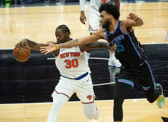 January 22, 2021, Sacramento, CA, USA: Sacramento Kings forward Marvin Bagley III (35) battles New York Knicks forward Julius Randle (30) for the ball in the fourth quarter during a game at Golden 1 Center on Friday, Jan. 22, 2021 in Sacramento. Kings beat the Knicks 103-94. Sacramento USA - ZUMAj89_ 20210122_zaf_j89_026 Copyright: xPaulxKitagakixJr.x