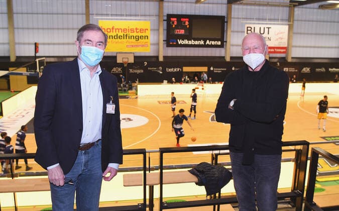 Basketball 2. Bundesliga 2020 2021 17. Spieltag in Rottenburg in der Volksbank Arena 23.01.2021 Tigers Tuebingen - Eisbaeren Bremerhaven Vorstandsvorsitzender Prof. Dr. Michael Bamberg (li) und Aufsichtsratsvorsitzender Dr. Gunther Volck (SV 03 Tuebingen)