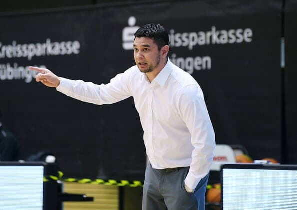 Basketball 2. Bundesliga 2020 2021 17. Spieltag in Rottenburg in der Volksbank Arena 23.01.2021 Tigers Tuebingen - Eisbaeren Bremerhaven Trainer Daniel Jansson (Tigers)
