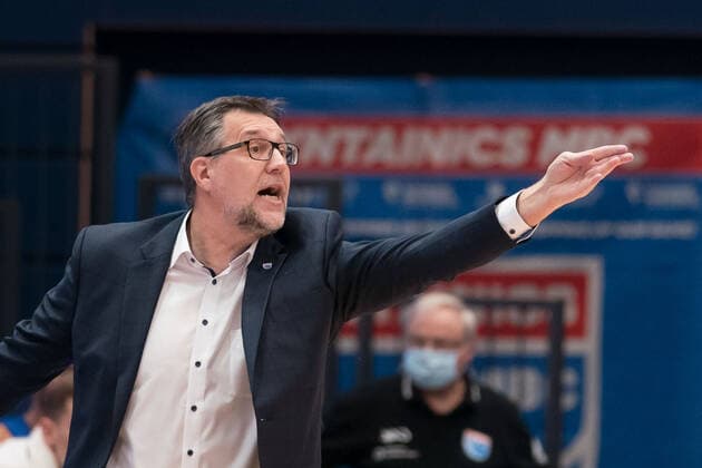 Syntainics MBC - MHP Riesen Ludwigsburg, Basketball, Bundesliga, Maenner, 14. Spieltag, 23.01.2021, Head Coach Silvano Poropat (MBC). Syntainics MBC - MHP Riesen Ludwigsburg, Basketball, Bundesliga, Maenner, 14. Spieltag, 23.01.2021, Weissenfels