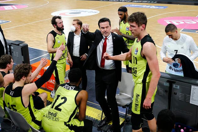 14. Spieltag der easyCredit BBL Basketball Bundesliga in der Oberfrankenhalle in Bayreuth Saison 2020-2021 Medi Bayreuth gegen FC Bayern München Raoul Korner (Medi Bayreuth) Trainer