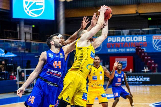 Benedikt Turudic ( 44 Symtainics MBC) waehrend der Begegnung Saison 2020-2021 (Herren) in der EasyCredit Bundesliga zwischen Syntainics MBC und MHP Riesen Ludwigsburg in der Stadthalle Weissenfels am 23. January 2021 in Weissenfels, Sachsen Anhalt, Deutschland