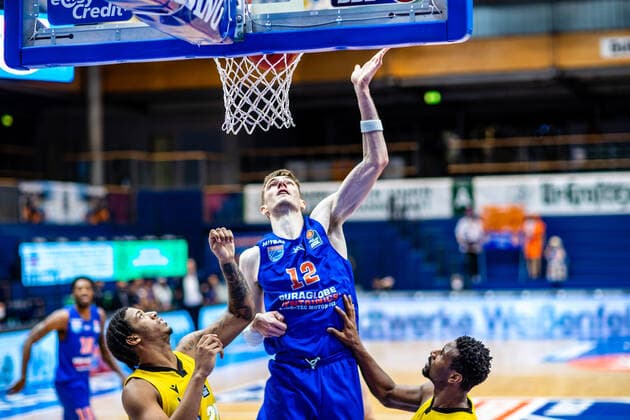 Philipp Hartwich ( 12 Syntainics MBC), Desi Rodriguez ( 20 MHP Riesen Ludwigsburg), Yorman Polas Bartolo ( 13 MHP Riesen Ludwigsburg) waehrend der Begegnung Saison 2020-2021 (Herren) in der EasyCredit Bundesliga zwischen Syntainics MBC und MHP Riesen Ludwigsburg in der Stadthalle Weissenfels am 23. January 2021 in Weissenfels, Sachsen Anhalt, Deutschland