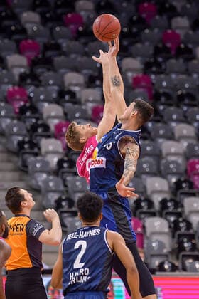 easyCredit BBL, Telekom Baskets Bonn vs. HAKRO Merlins Crailsheim, 24.01.2021 Benjamin Lischka (Telekom Baskets Bonn 8), easyCredit BBL, Telekom Baskets Bonn vs. HAKRO Merlins Crailsheim am 24.01.2021 im Telekom Dome Bonn, Bonn (Nordrhein-Westfalen) Copyright: xBEAUTIFULxSPORTS Mueller-Laschetx