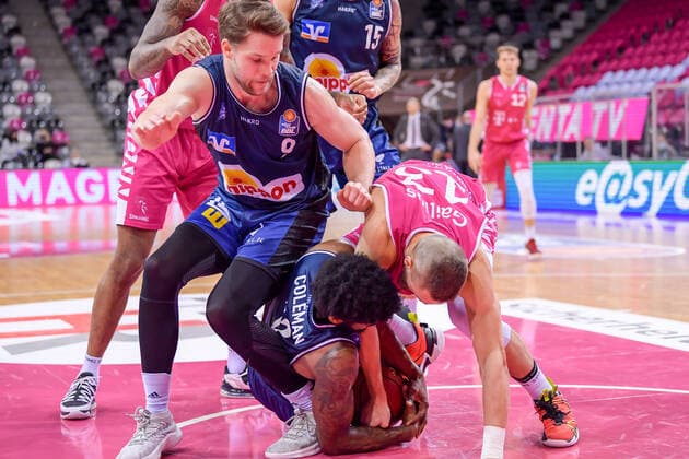 easyCredit BBL, Telekom Baskets Bonn vs. HAKRO Merlins Crailsheim, 24.01.2021 Deividas Gailius (Telekom Baskets Bonn 13), easyCredit BBL, Telekom Baskets Bonn vs. HAKRO Merlins Crailsheim am 24.01.2021 im Telekom Dome Bonn, Bonn (Nordrhein-Westfalen) Copyright: xBEAUTIFULxSPORTS Mueller-Laschetx