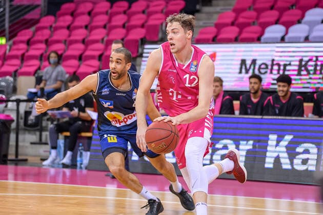 easyCredit BBL, Telekom Baskets Bonn vs. HAKRO Merlins Crailsheim, 24.01.2021 Kilian Binapfl (Telekom Baskets Bonn 12), easyCredit BBL, Telekom Baskets Bonn vs. HAKRO Merlins Crailsheim am 24.01.2021 im Telekom Dome Bonn, Bonn (Nordrhein-Westfalen) Copyright: xBEAUTIFULxSPORTS Mueller-Laschetx