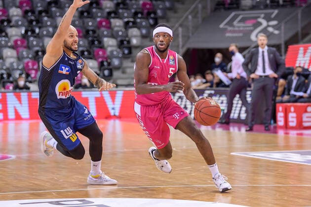 easyCredit BBL, Telekom Baskets Bonn vs. HAKRO Merlins Crailsheim, 24.01.2021 Josh Hagins (Telekom Baskets Bonn 5), easyCredit BBL, Telekom Baskets Bonn vs. HAKRO Merlins Crailsheim am 24.01.2021 im Telekom Dome Bonn, Bonn (Nordrhein-Westfalen) Copyright: xBEAUTIFULxSPORTS Mueller-Laschetx