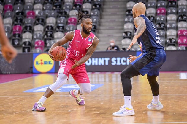 easyCredit BBL, Telekom Baskets Bonn vs. HAKRO Merlins Crailsheim, 24.01.2021 Xavier Pollard (Telekom Baskets Bonn 2), easyCredit BBL, Telekom Baskets Bonn vs. HAKRO Merlins Crailsheim am 24.01.2021 im Telekom Dome Bonn, Bonn (Nordrhein-Westfalen) Copyright: xBEAUTIFULxSPORTS Mueller-Laschetx