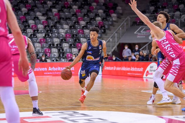 easyCredit BBL, Telekom Baskets Bonn vs. HAKRO Merlins Crailsheim, 24.01.2021 Trae Bell-Haynes (HAKRO Merlins Crailsheim 2), easyCredit BBL, Telekom Baskets Bonn vs. HAKRO Merlins Crailsheim am 24.01.2021 im Telekom Dome Bonn, Bonn (Nordrhein-Westfalen) Copyright: xBEAUTIFULxSPORTS Mueller-Laschetx