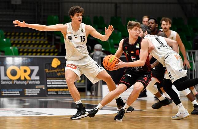 24.01.2021 - Basketball - Saison 2020 2021 - 2. Bundesliga Pro-A - 17. Spieltag: Nürnberg Falcons Basketball Club NBC - Artland Dragons Quakenbrück - - Sebastian Schröder Schroeder (14, Nürnberg Falcons BC NBC ) Thorben Döding Doeding (4, Artland Dragons )