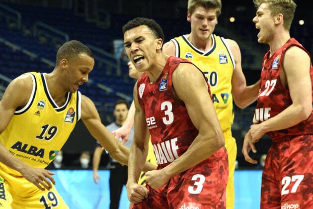 Tyson Ward - Wuerzburg - Jubel - Freude, BBL, Alba Berlin vs s.Oliver Wuerzburg, in der Mercedes Benz Arena, 24.01.21, GER, Berlin, 24.01.21, BBL, Alba vs s.Oliver Wuerzburg Berlin Copyright: xUwexKoch xEibner-Pressefotox EP_ukh